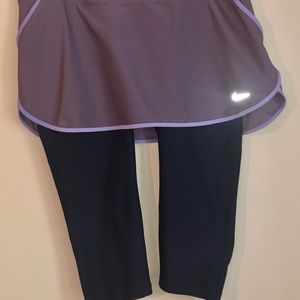 Nike Capris with skirt. Dry-fit M